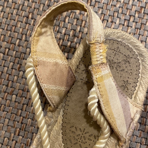 Kenzie 7.5 Plaid Espadrille Sandals - Picture 6 of 9